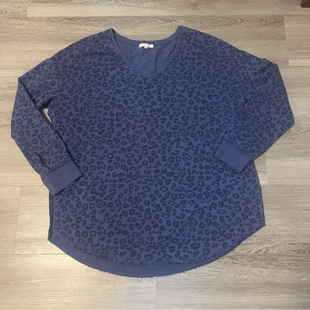 Z SUPPLY Women’s V-Neck Blue Leopard Print Oversized Weekender Top Size Medium